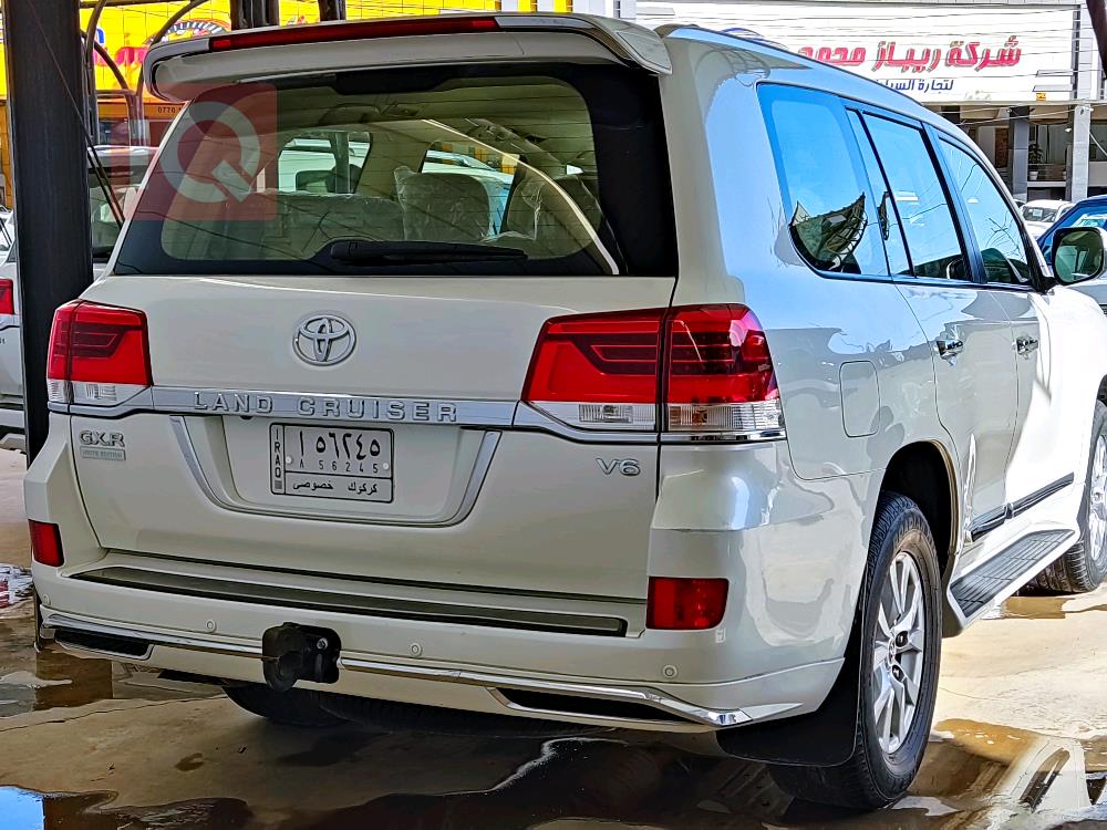 Toyota Land Cruiser